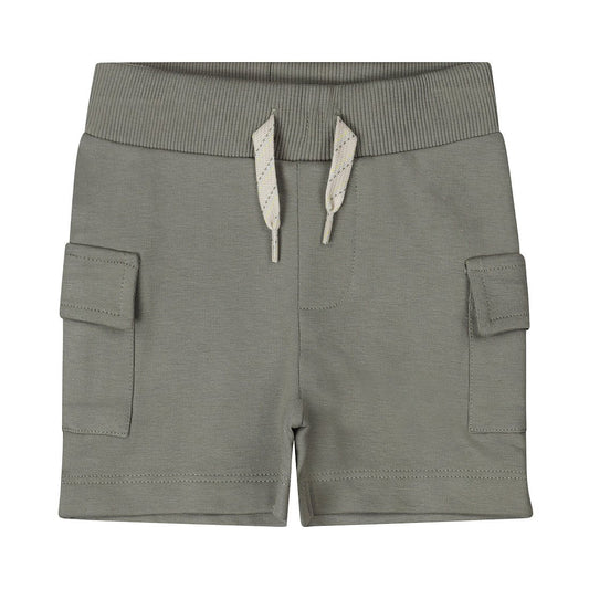 Short cargo con bolsillos - Kool KidsDIRKJEKool KidsP54735Short cargo con bolsillos2 AñosDusty Green